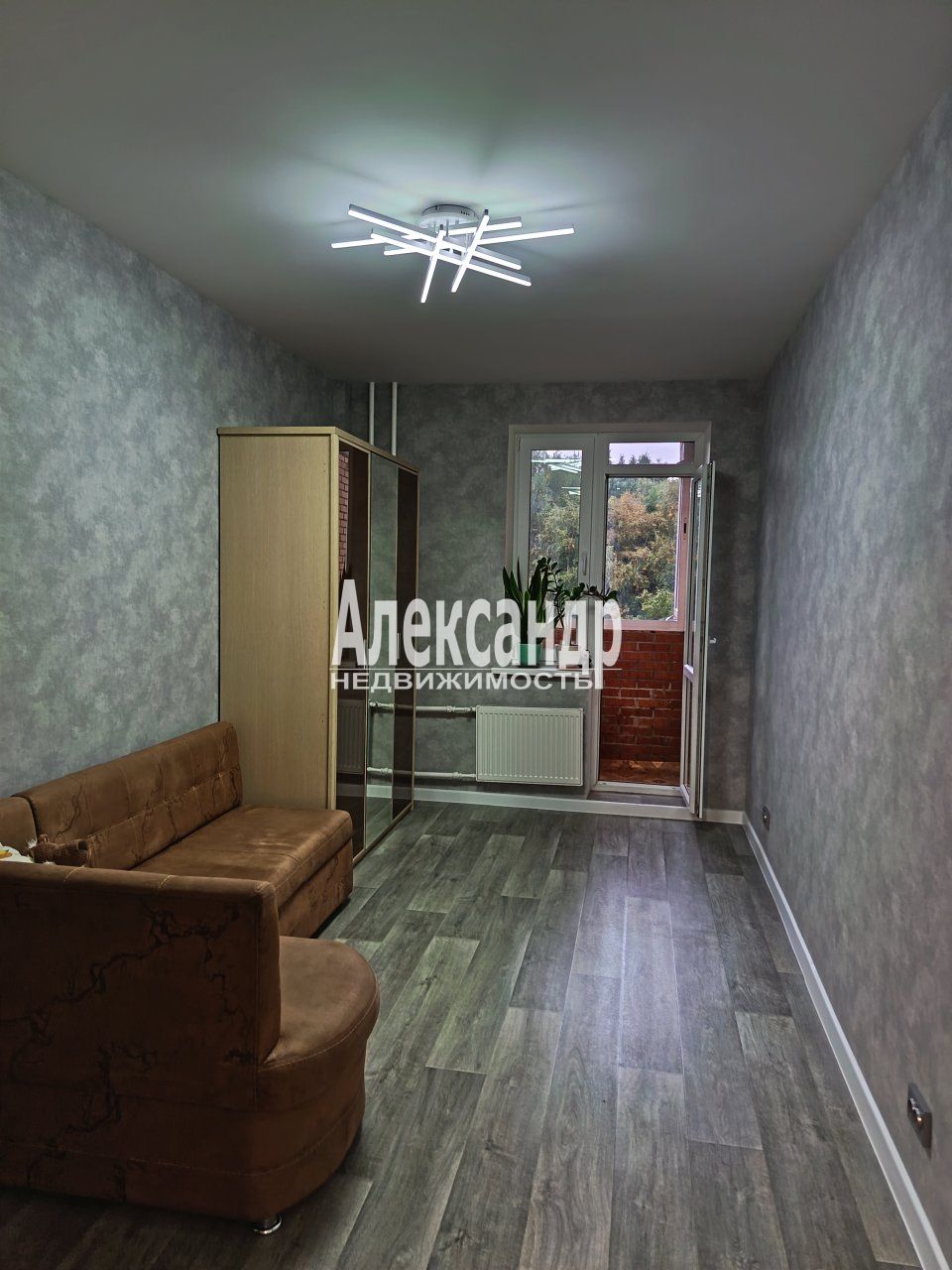 2-комнатная квартира (59м2) в аренду по адресу Санкт-Петербург, улица Ушинского, 33к3— фото 8 из 23
