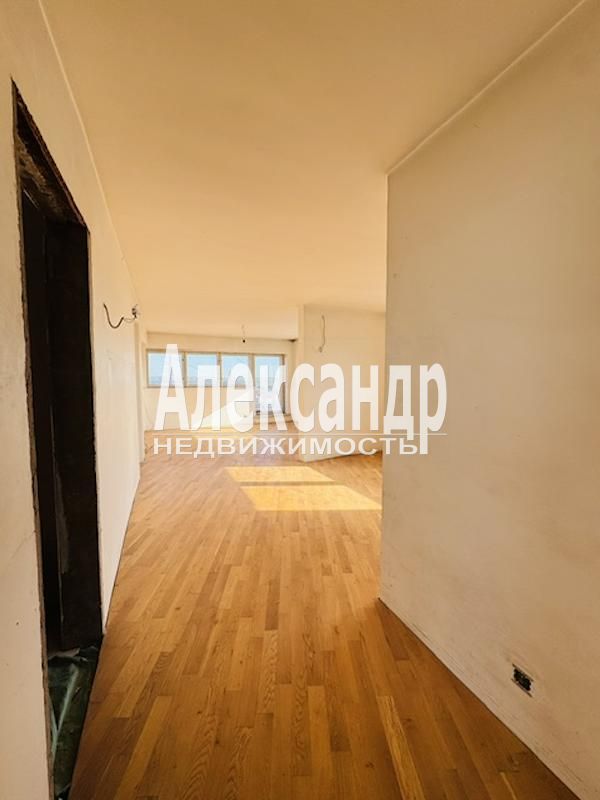 4-комнатная квартира (171м2) на продажу по адресу Ленинградская область, Выборг, Ленинградское шоссе, 7— фото 14 из 25