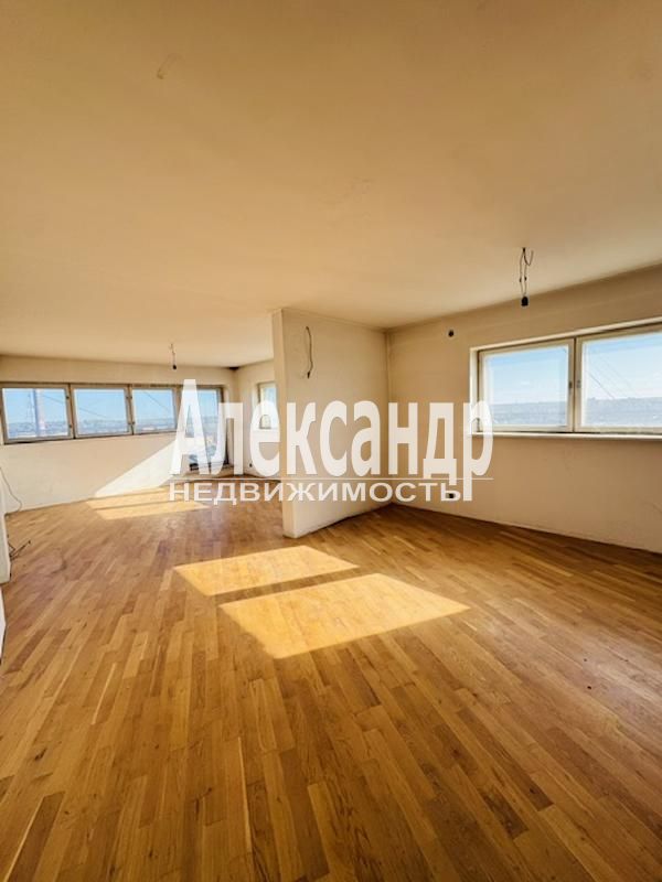 4-комнатная квартира (171м2) на продажу по адресу Ленинградская область, Выборг, Ленинградское шоссе, 7— фото 15 из 25
