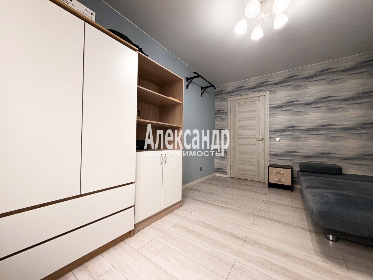 2-комнатная квартира (49м2) на продажу по адресу Ленинградская область, Всеволожский район, Мурино, Петровский бульвар, 6к1, подъезд 2— фото 13 из 26