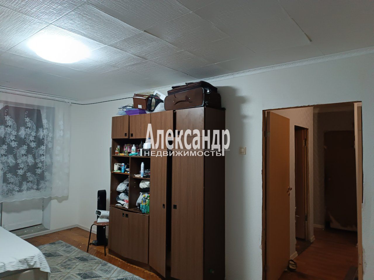 2-комнатная квартира (42м2) на продажу по адресу Ленинградская область, Приозерский район, городской посёлок Кузнечное, Приозерское шоссе, 9— фото 3 из 12