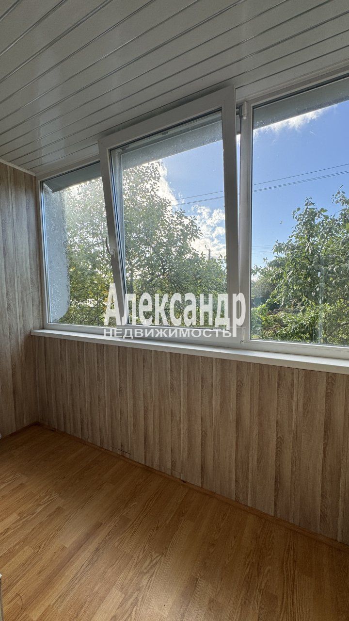3-комнатная квартира (72м2) на продажу по адресу Ленинградская область, Приозерский район, Ларионовское сельское поселение, посёлок Коммунары, Садовая улица, 11, подъезд 2— фото 7 из 23