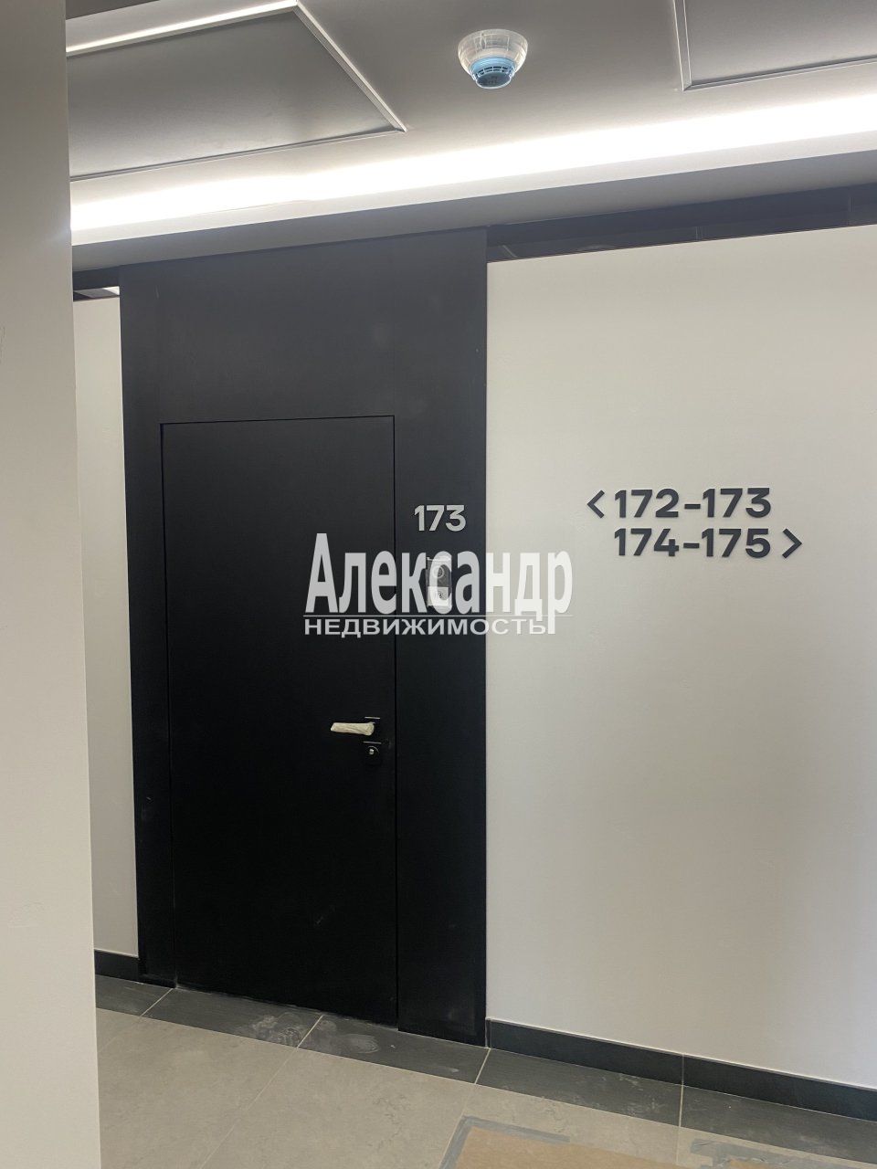 1-комнатная квартира (37м2) на продажу по адресу Санкт-Петербург, Алтайская улица, 39— фото 13 из 19