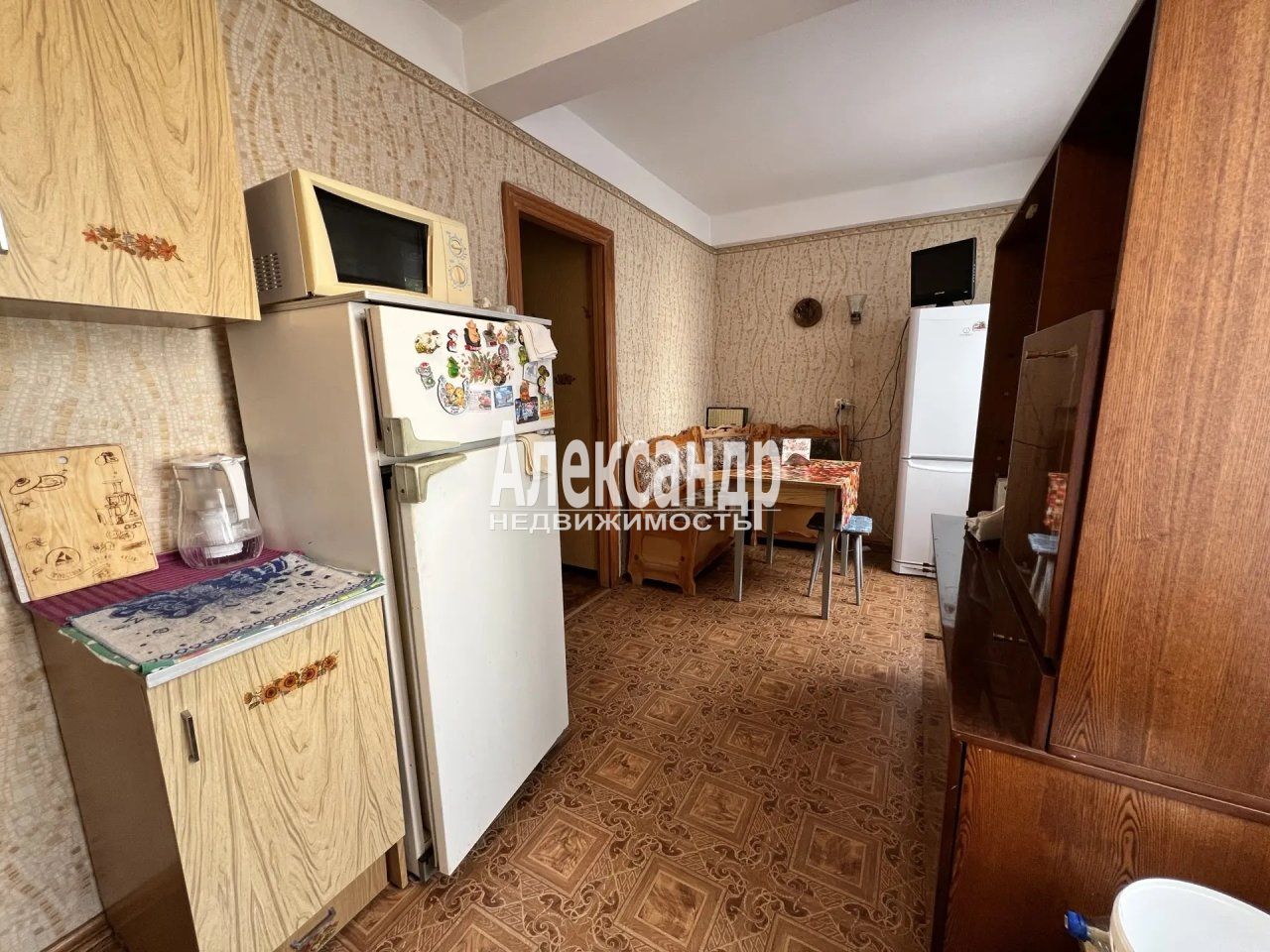 2-комнатная квартира (58м2) в аренду по адресу Санкт-Петербург, улица Шаврова, 27— фото 4 из 17