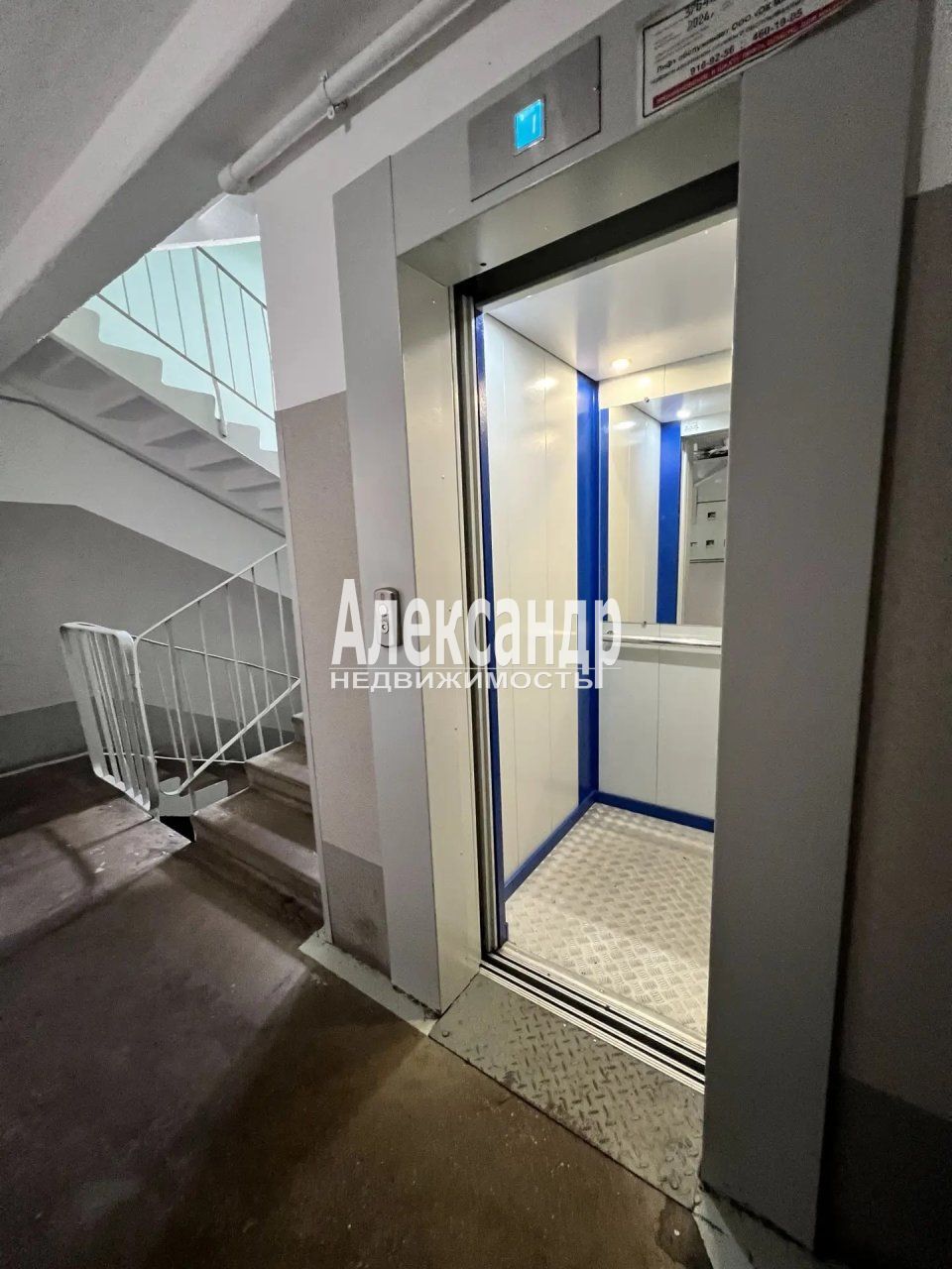 2-комнатная квартира (58м2) в аренду по адресу Санкт-Петербург, улица Шаврова, 27— фото 15 из 17