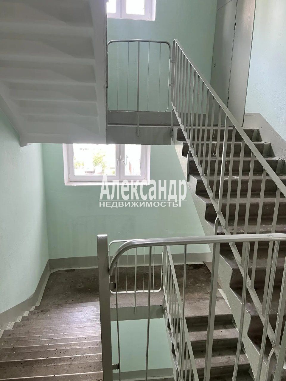 2-комнатная квартира (58м2) в аренду по адресу Санкт-Петербург, улица Шаврова, 27— фото 14 из 17