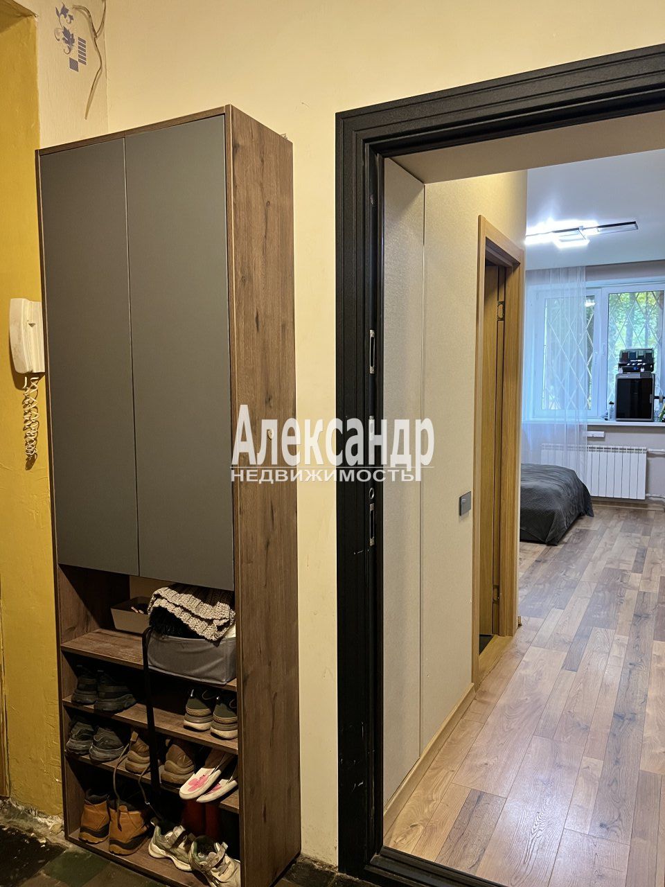 Комната в 3-комнатной квартире (76м2) на продажу по адресу Санкт-Петербург, Нежинская улица, 4— фото 13 из 18