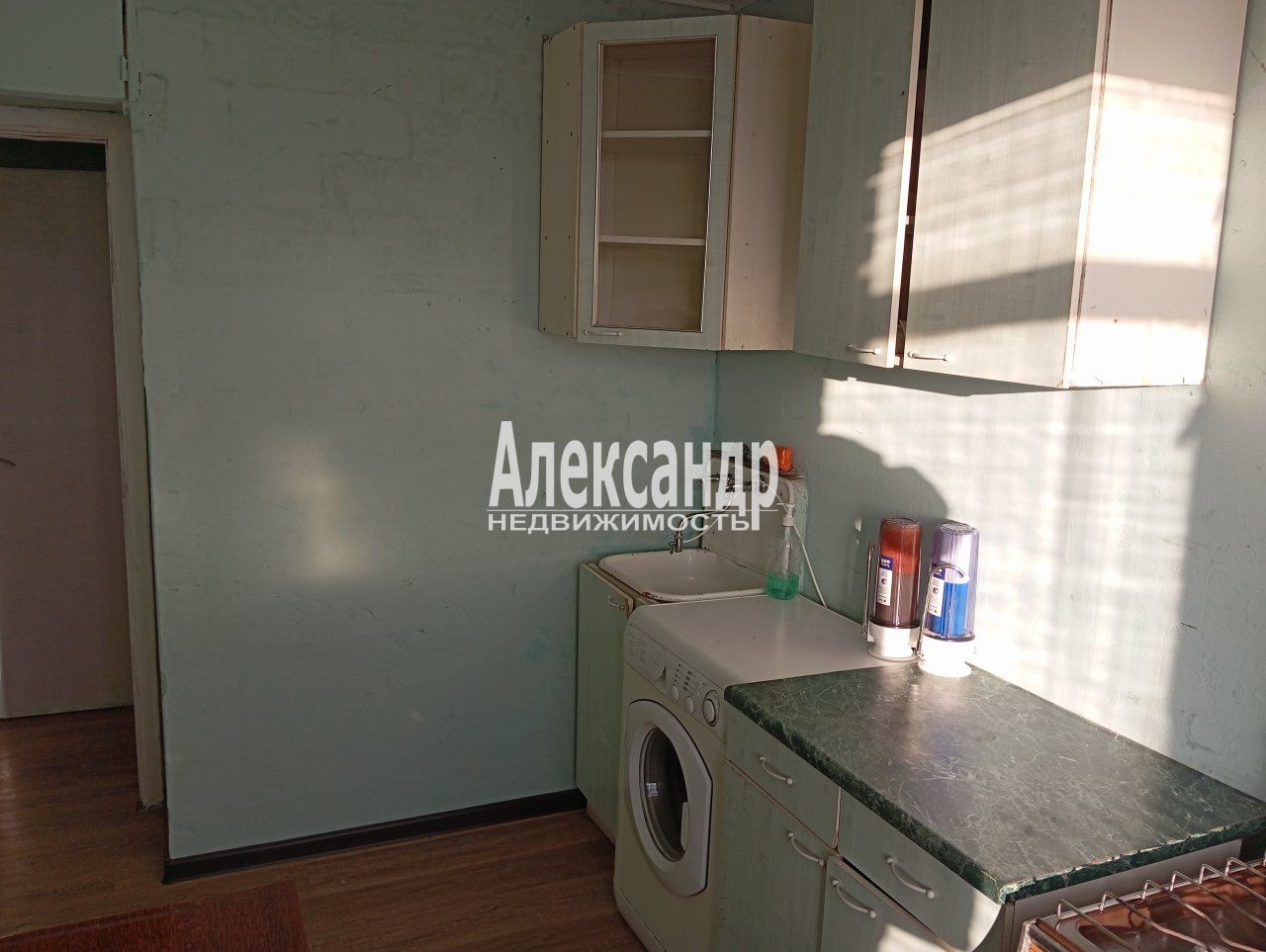 2-комнатная квартира (40м2) в аренду по адресу Санкт-Петербург, улица Лёни Голикова, 27к3— фото 11 из 15