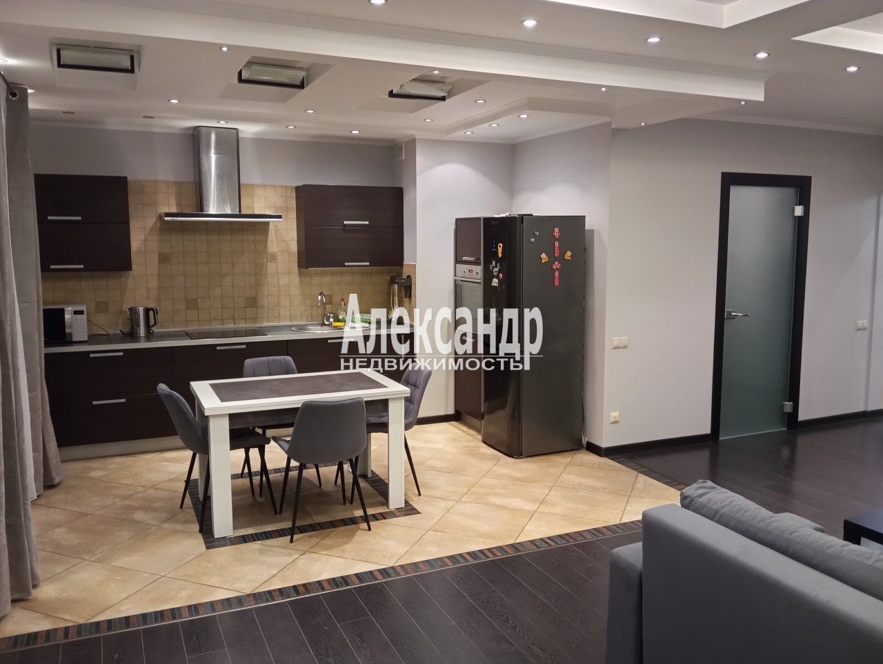 2-комнатная квартира (95м2) в аренду по адресу Санкт-Петербург, улица Кораблестроителей, 30— фото 7 из 30