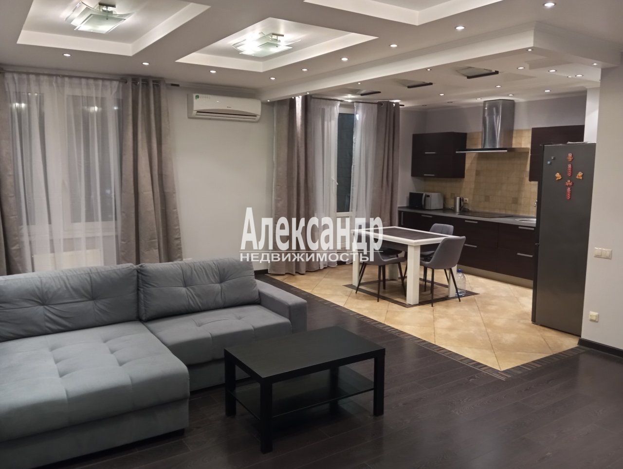 2-комнатная квартира (95м2) в аренду по адресу Санкт-Петербург, улица Кораблестроителей, 30— фото 11 из 30
