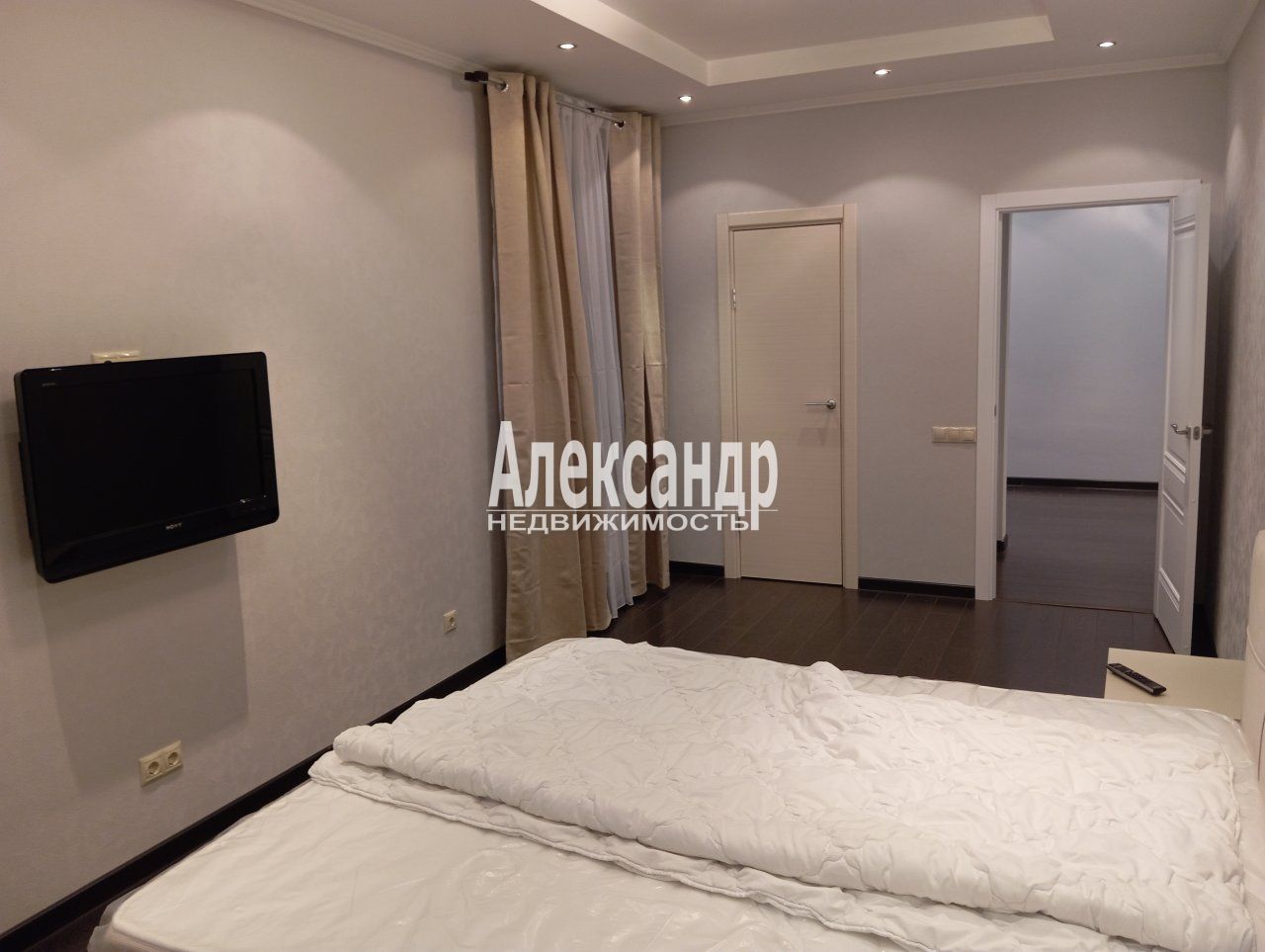 2-комнатная квартира (95м2) в аренду по адресу Санкт-Петербург, улица Кораблестроителей, 30— фото 22 из 30