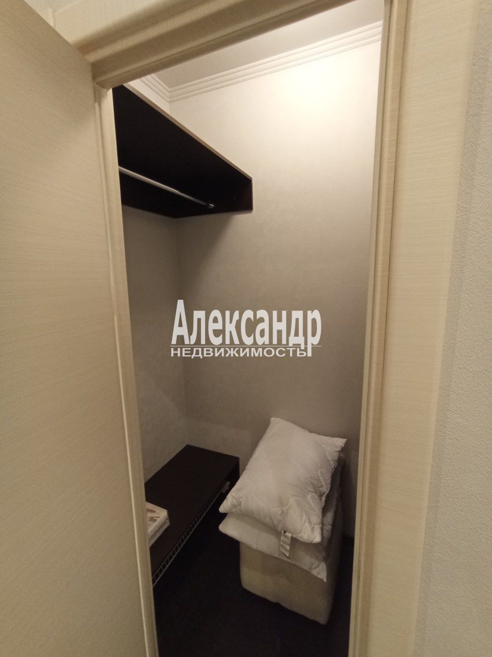 2-комнатная квартира (95м2) в аренду по адресу Санкт-Петербург, улица Кораблестроителей, 30— фото 23 из 30