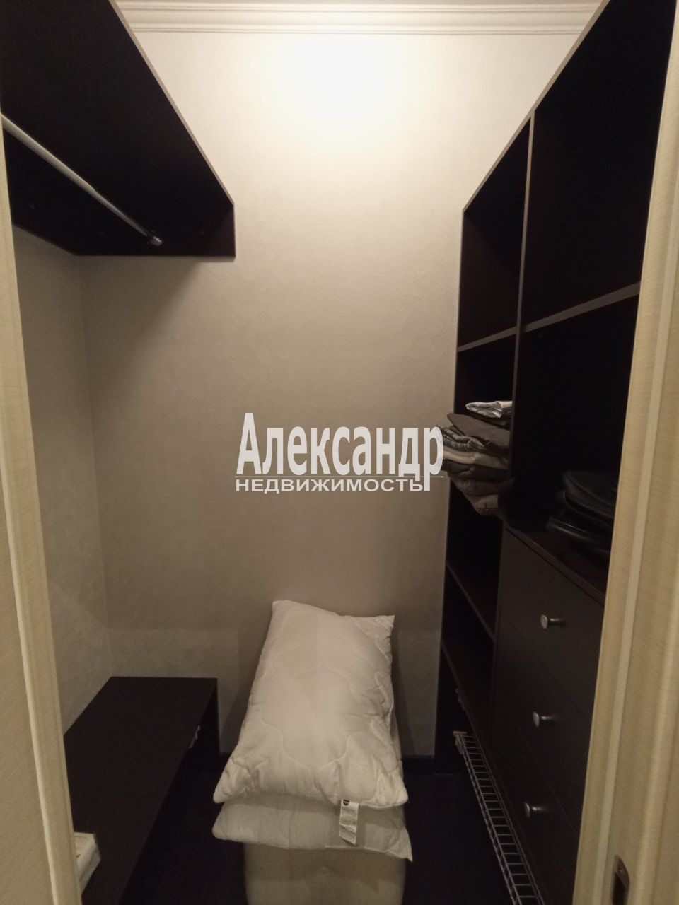 2-комнатная квартира (95м2) в аренду по адресу Санкт-Петербург, улица Кораблестроителей, 30— фото 24 из 30