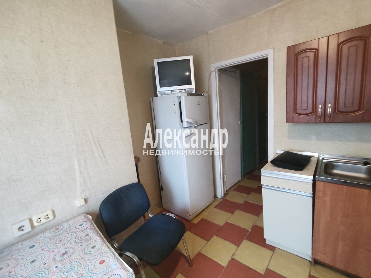 2-комнатная квартира (53м2) на продажу по адресу Санкт-Петербург, Петергоф, Бобыльская дорога, 59— фото 10 из 19