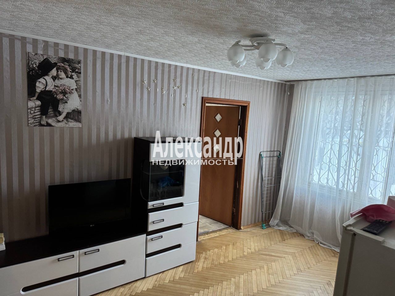 2 комнаты в 3-комнатной квартире (55м2) на продажу по адресу Санкт-Петербург, проспект Луначарского, 78к3— фото 1 из 12