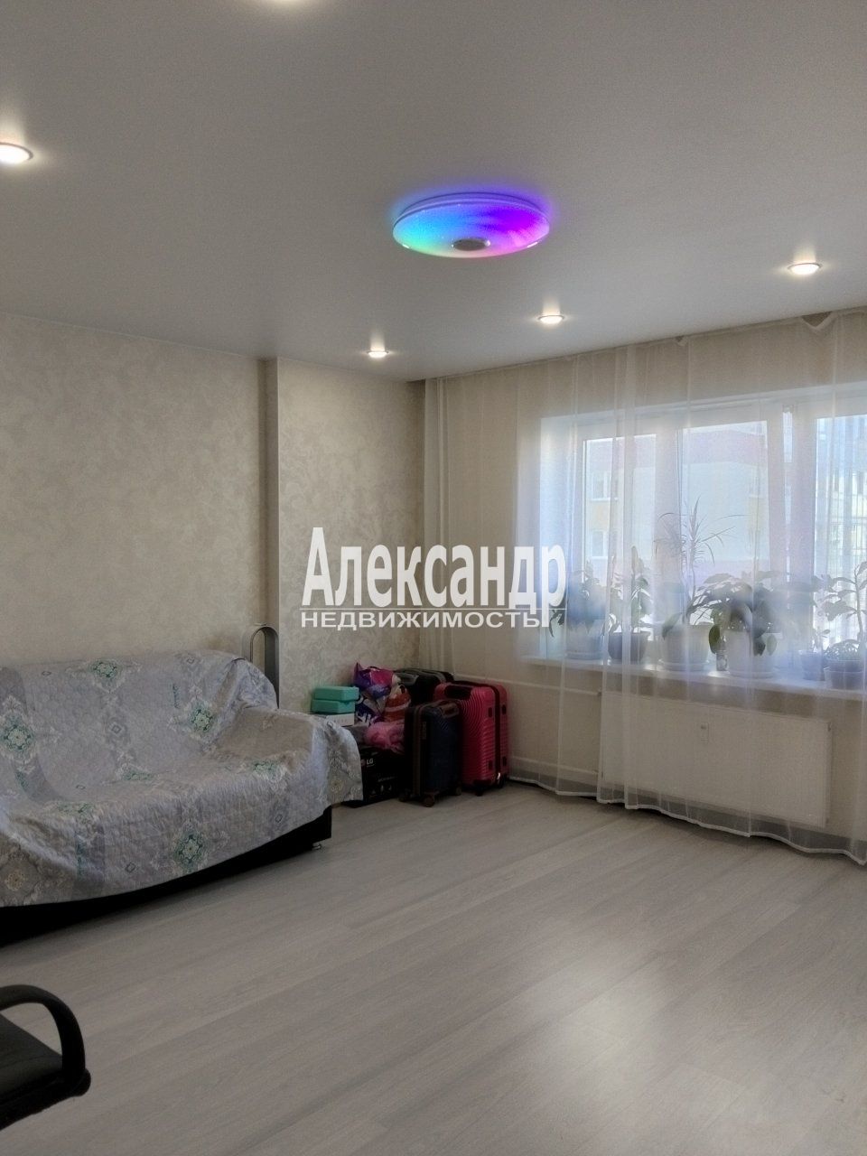 3-комнатная квартира (88м2) на продажу по адресу Ленинградская область, Всеволожский район, Мурино, Петровский бульвар, 2к1, подъезд 7— фото 13 из 26