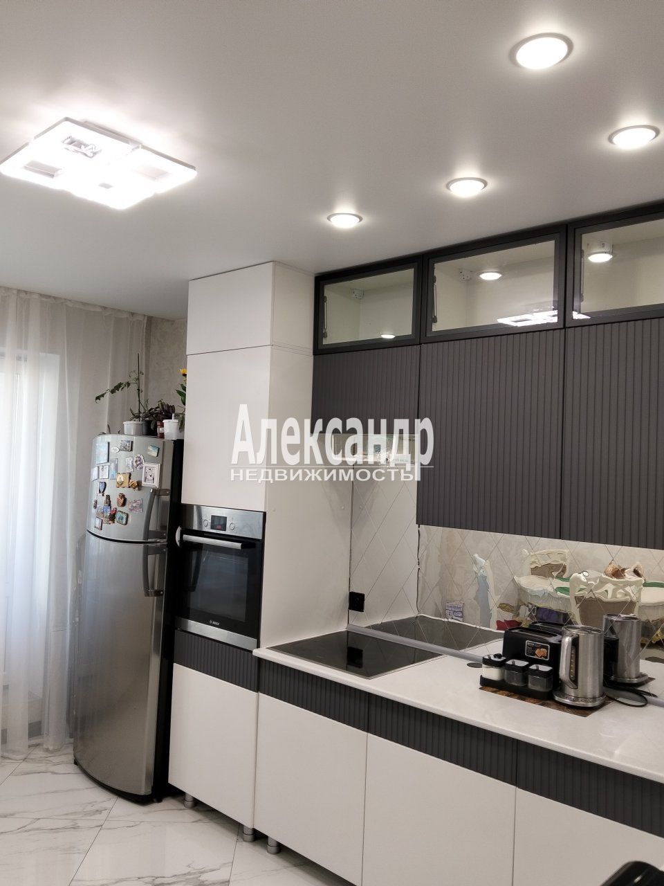3-комнатная квартира (88м2) на продажу по адресу Ленинградская область, Всеволожский район, Мурино, Петровский бульвар, 2к1, подъезд 7— фото 3 из 26