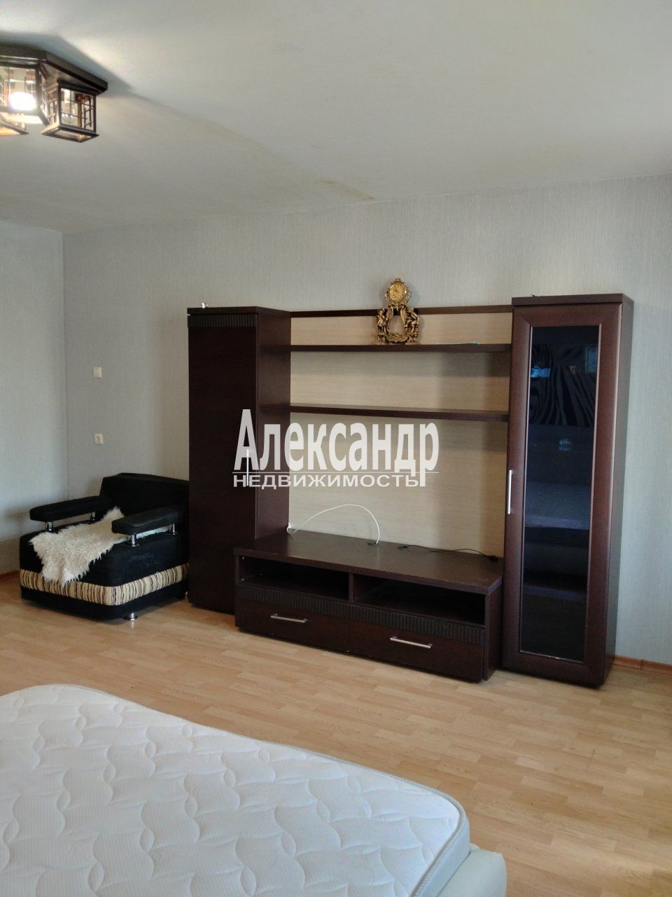 2-комнатная квартира (81м2) в аренду по адресу Санкт-Петербург, Гражданский проспект, 114к6— фото 3 из 17