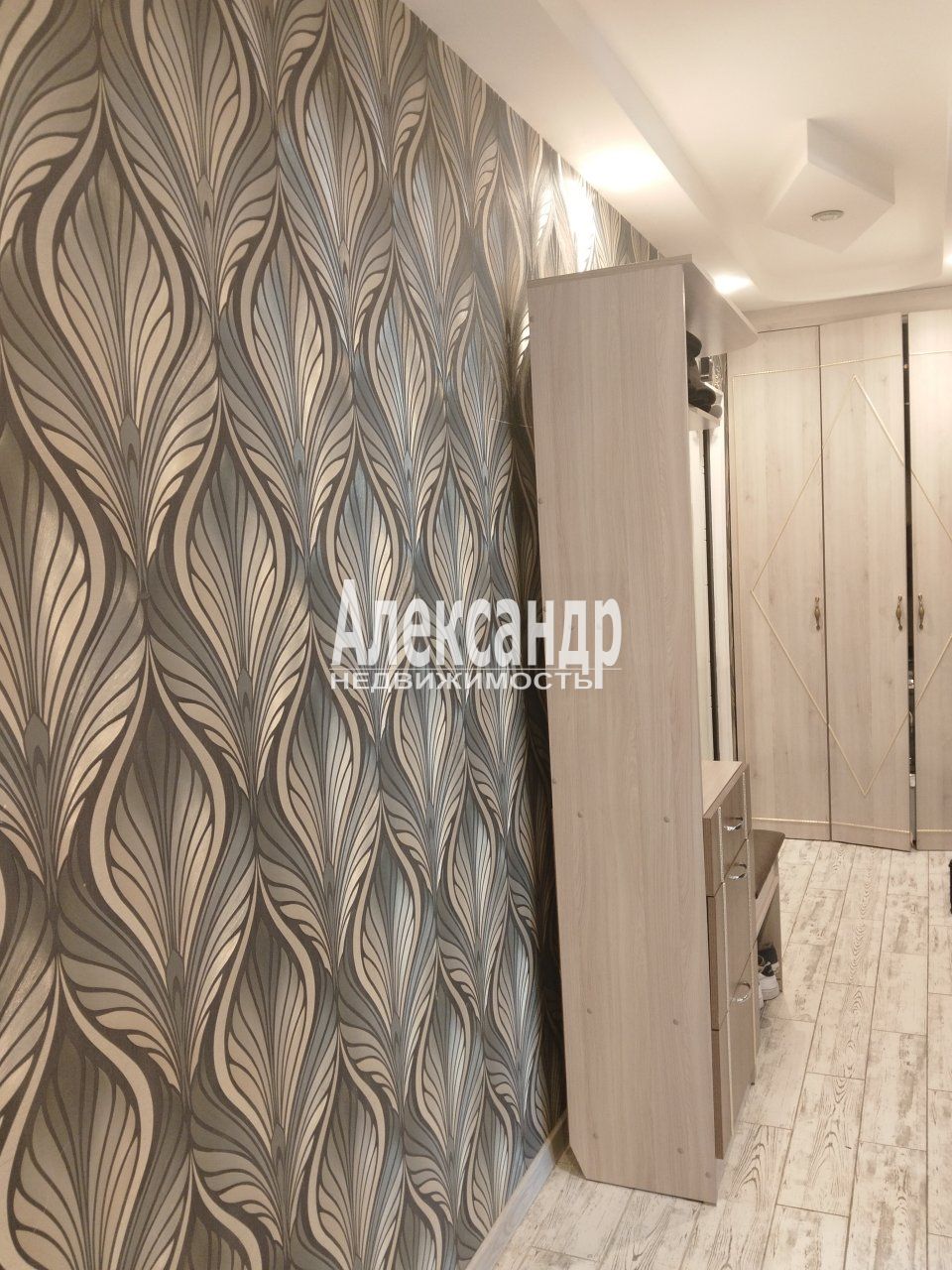 2-комнатная квартира (44м2) на продажу по адресу Санкт-Петербург, улица Дыбенко, 27к1— фото 23 из 29
