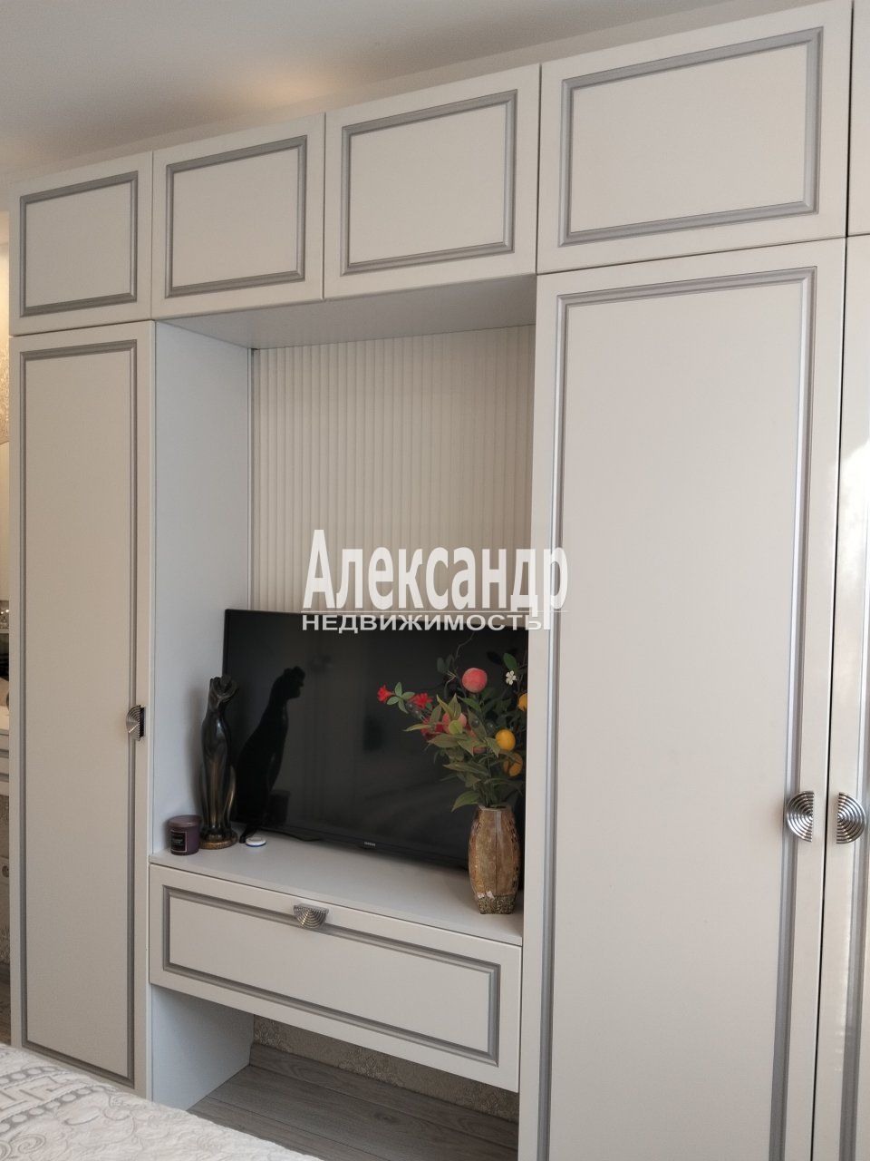 2-комнатная квартира (44м2) на продажу по адресу Санкт-Петербург, улица Дыбенко, 27к1— фото 11 из 29