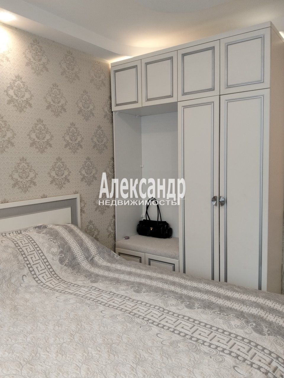 2-комнатная квартира (44м2) на продажу по адресу Санкт-Петербург, улица Дыбенко, 27к1— фото 15 из 29