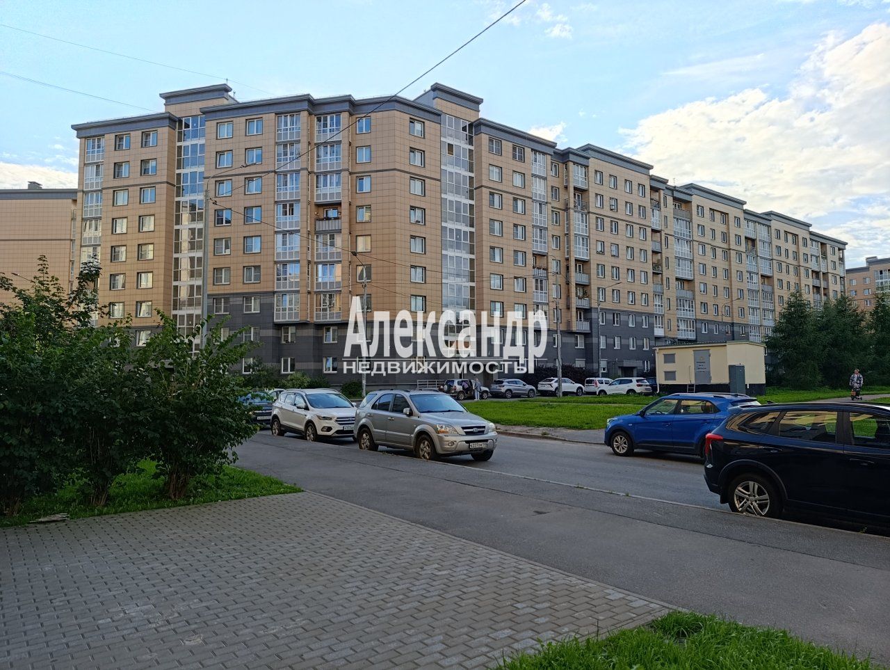 2-комнатная квартира (44м2) на продажу по адресу Санкт-Петербург, Пушкинский район, посёлок Шушары, территория Славянка, Изборская улица, 1к2, подъезд 2— фото 1 из 33