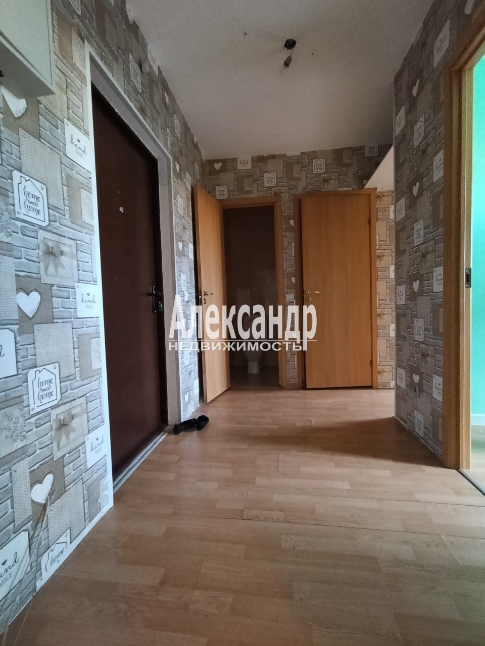 2-комнатная квартира (44м2) на продажу по адресу Санкт-Петербург, Пушкинский район, посёлок Шушары, территория Славянка, Изборская улица, 1к2, подъезд 2— фото 8 из 33