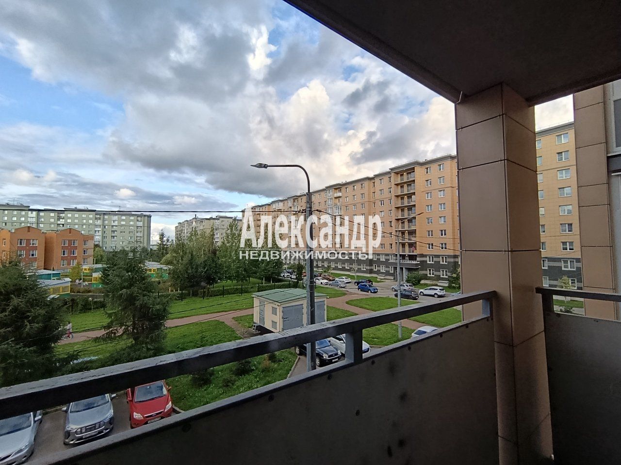 2-комнатная квартира (44м2) на продажу по адресу Санкт-Петербург, Пушкинский район, посёлок Шушары, территория Славянка, Изборская улица, 1к2, подъезд 2— фото 14 из 33
