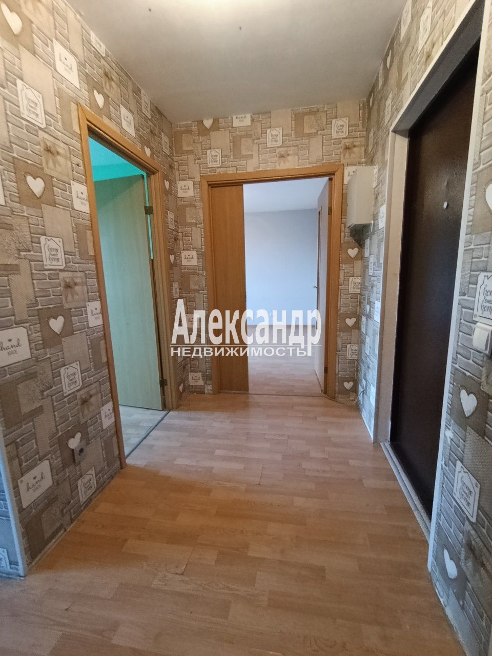 2-комнатная квартира (44м2) на продажу по адресу Санкт-Петербург, Пушкинский район, посёлок Шушары, территория Славянка, Изборская улица, 1к2, подъезд 2— фото 18 из 33