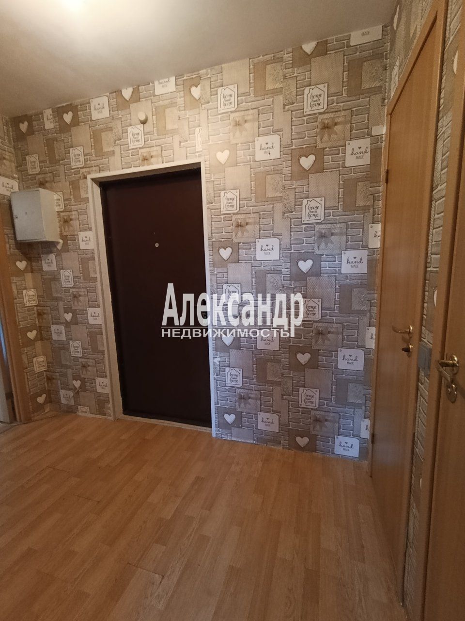2-комнатная квартира (44м2) на продажу по адресу Санкт-Петербург, Пушкинский район, посёлок Шушары, территория Славянка, Изборская улица, 1к2, подъезд 2— фото 20 из 33