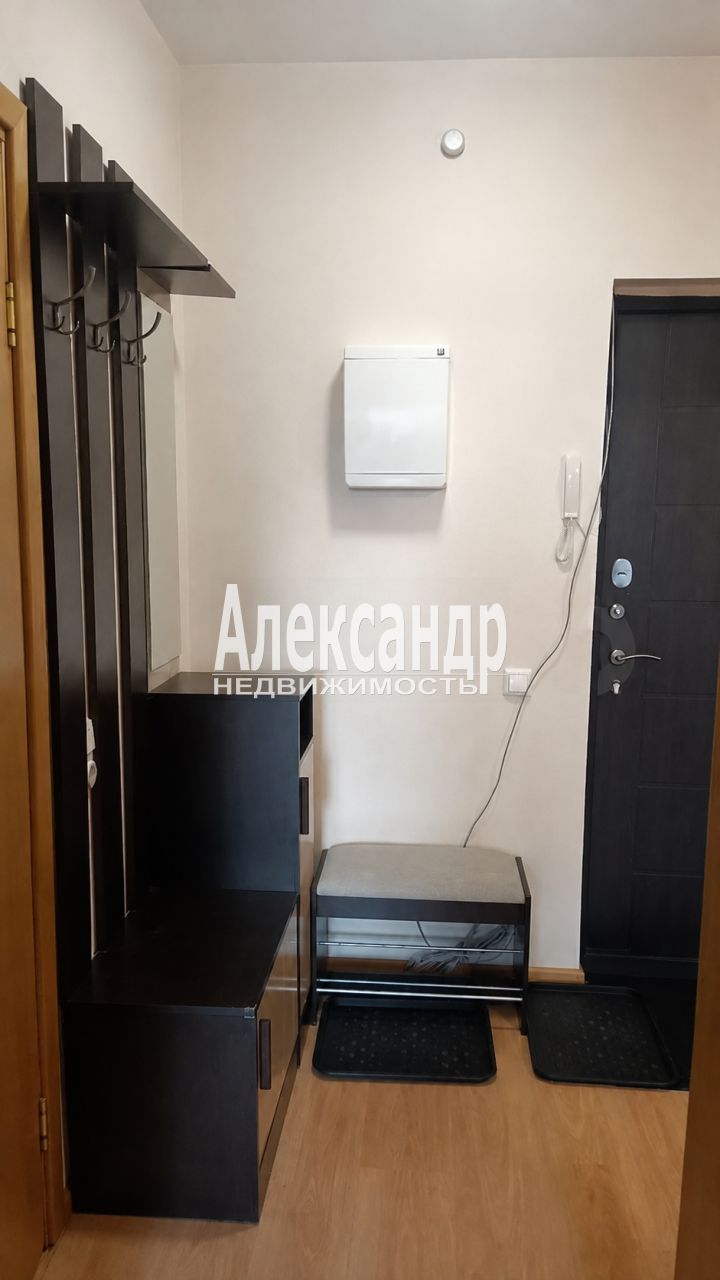 1-комнатная квартира (38м2) на продажу по адресу Ленинградская область, Всеволожский район, Мурино, проспект Авиаторов Балтики, 7— фото 7 из 9