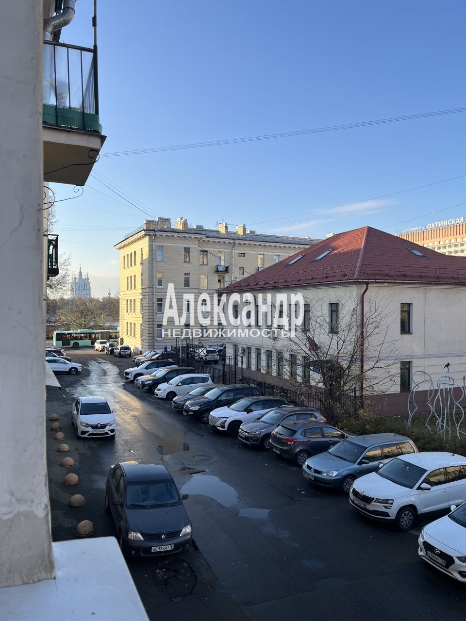 Комната в 16-комнатной квартире площадью 200 м2