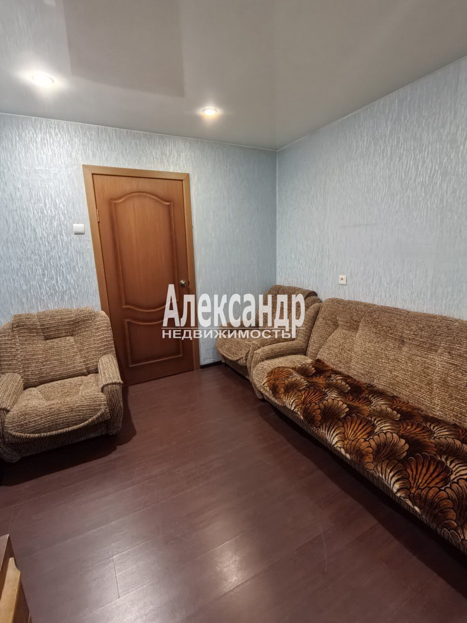 2-комнатная квартира (35м2) в аренду по адресу Санкт-Петербург, проспект Тореза, 30— фото 4 из 15