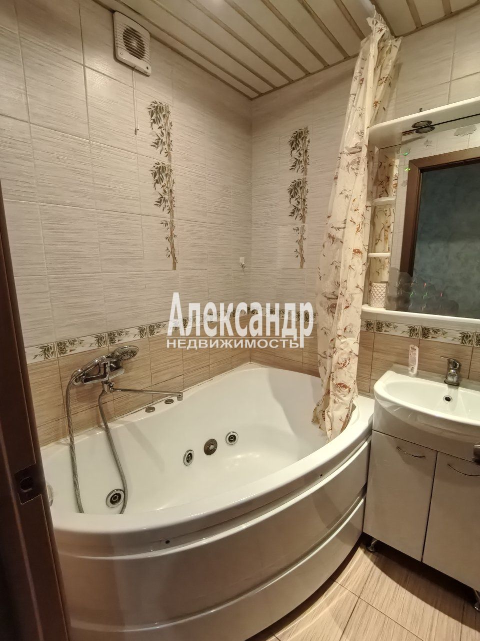 2-комнатная квартира (35м2) в аренду по адресу Санкт-Петербург, проспект Тореза, 30— фото 7 из 15