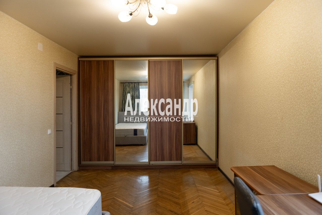 2-комнатная квартира (48м2) на продажу по адресу Санкт-Петербург, проспект Тореза, 38— фото 8 из 30