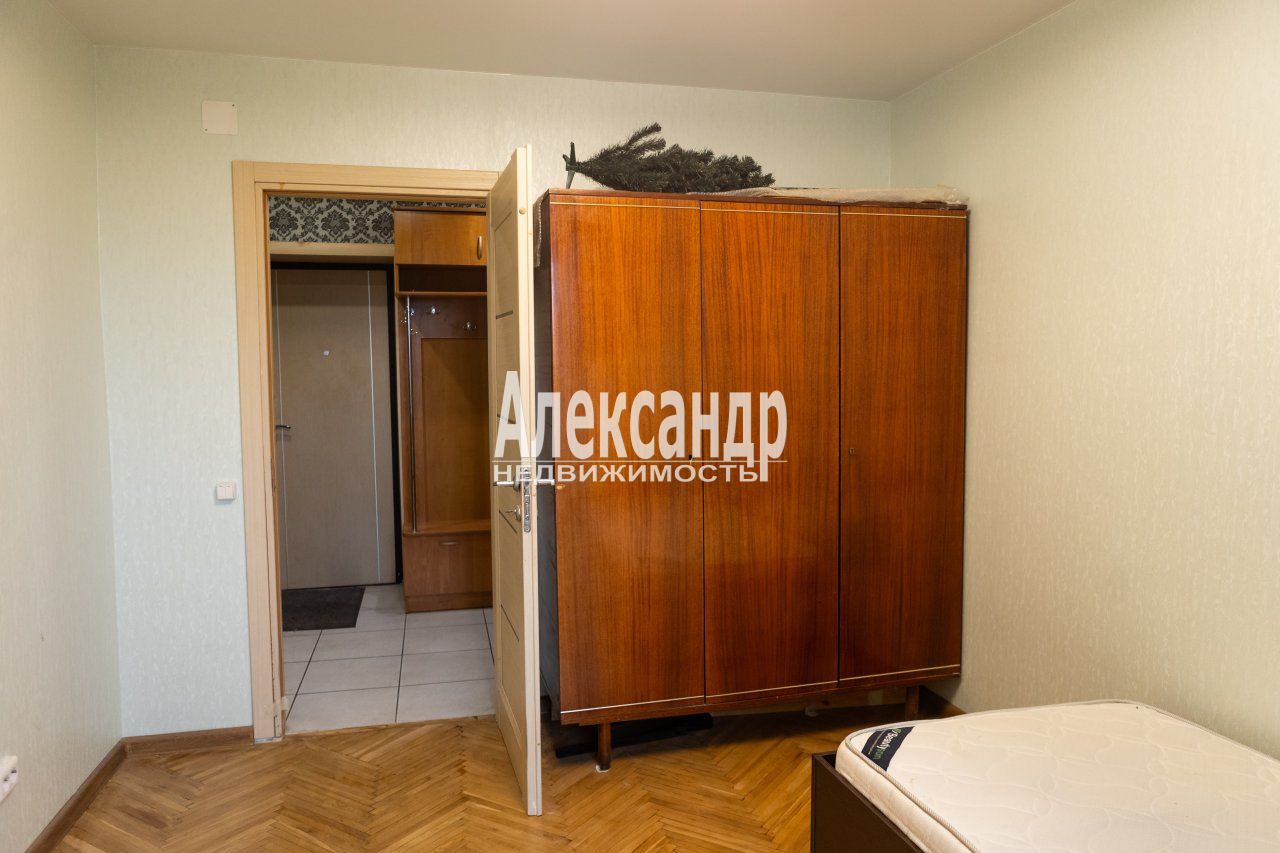 2-комнатная квартира (48м2) на продажу по адресу Санкт-Петербург, проспект Тореза, 38— фото 11 из 30