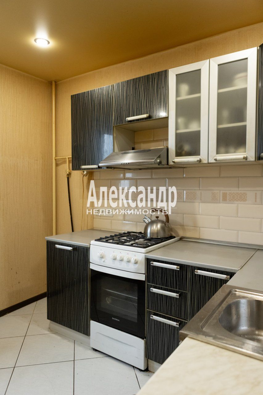 2-комнатная квартира (48м2) на продажу по адресу Санкт-Петербург, проспект Тореза, 38— фото 4 из 30