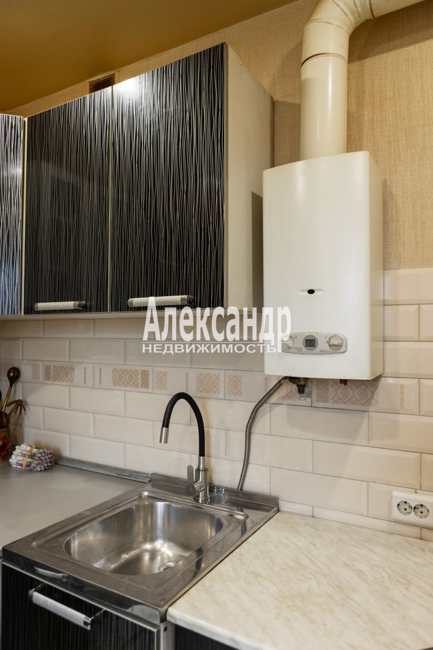 2-комнатная квартира (48м2) на продажу по адресу Санкт-Петербург, проспект Тореза, 38— фото 6 из 30
