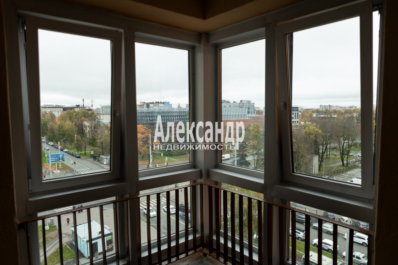 2-комнатная квартира (48м2) на продажу по адресу Санкт-Петербург, проспект Тореза, 38— фото 23 из 30