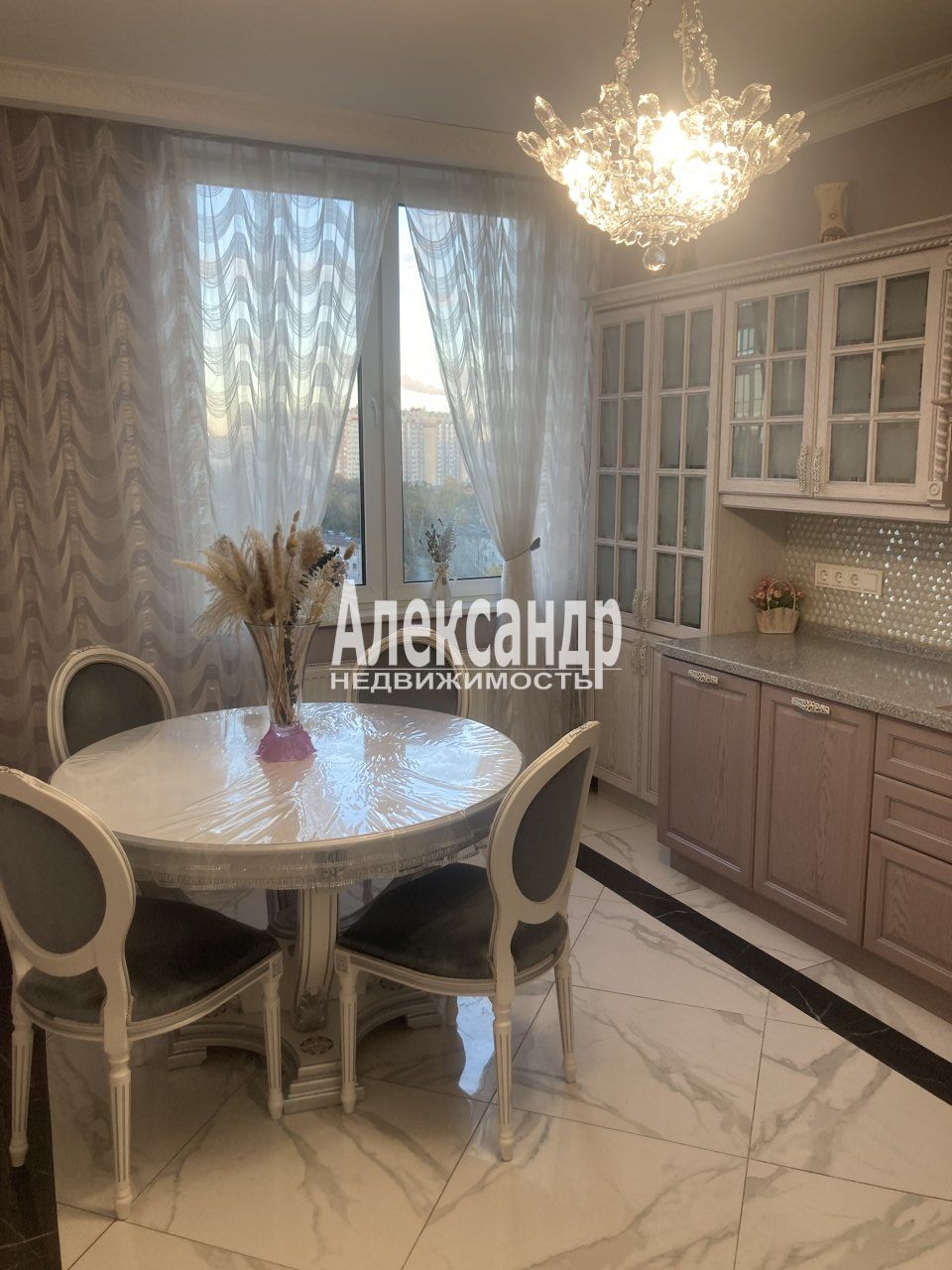 3-комнатная квартира (73м2) на продажу по адресу Санкт-Петербург, проспект Александровской Фермы, 8— фото 4 из 30