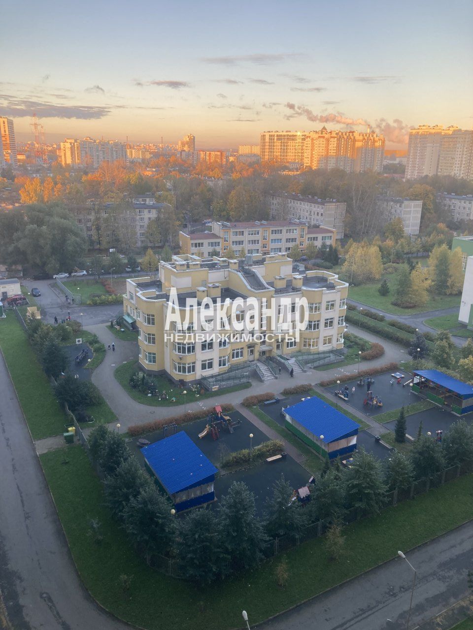 3-комнатная квартира (73м2) на продажу по адресу Санкт-Петербург, проспект Александровской Фермы, 8— фото 13 из 30