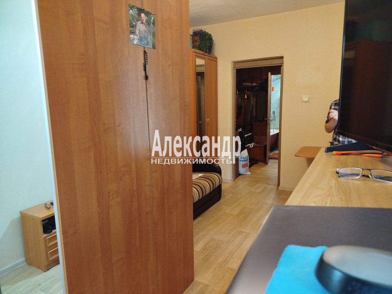 1-комнатная квартира (33м2) на продажу по адресу Санкт-Петербург, Октябрьская набережная, 26к3— фото 2 из 14