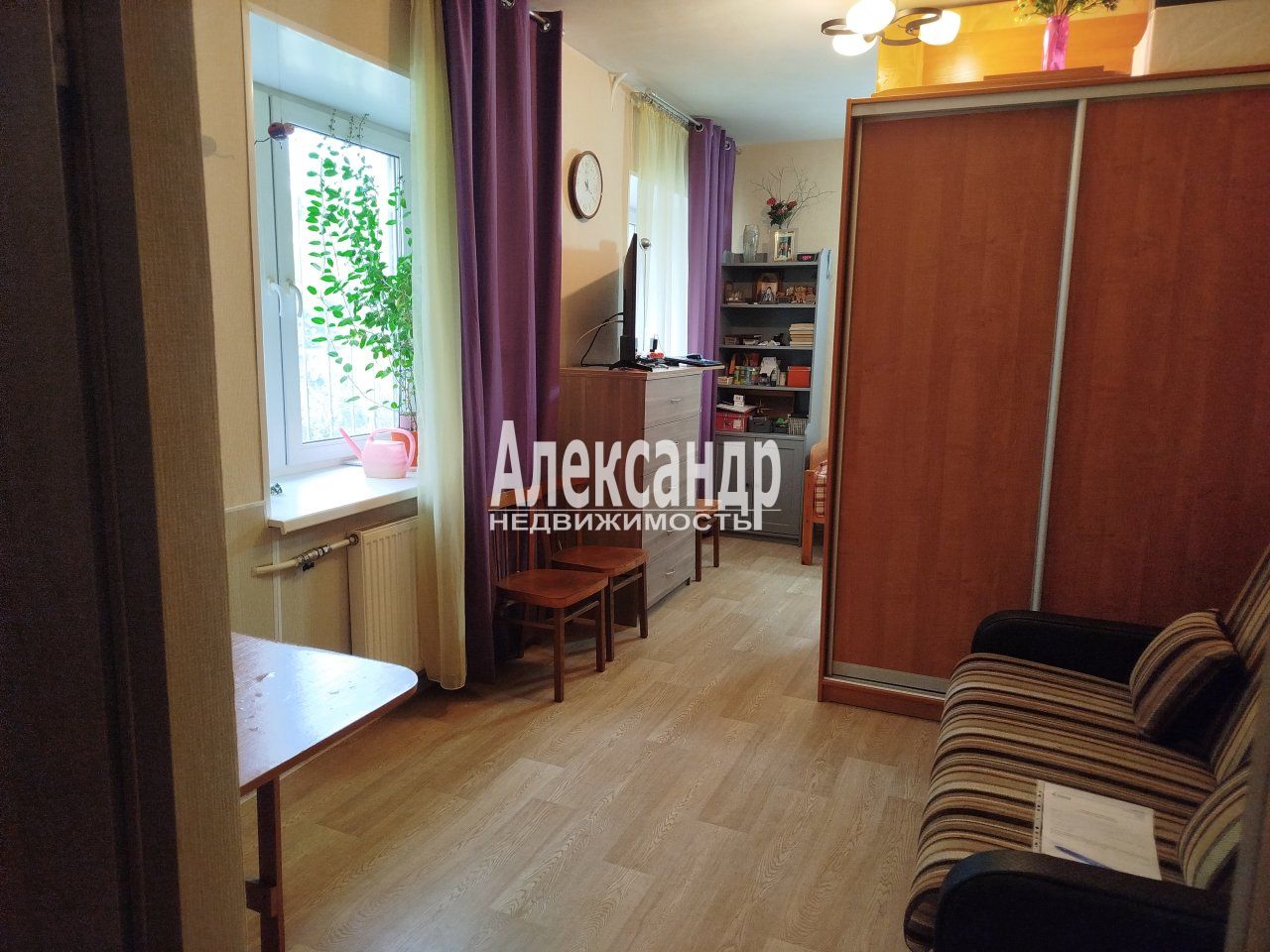 1-комнатная квартира (33м2) на продажу по адресу Санкт-Петербург, Октябрьская набережная, 26к3— фото 1 из 14