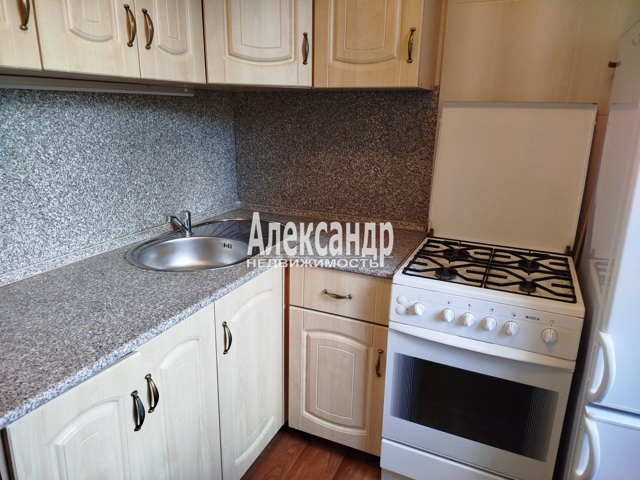 1-комнатная квартира (32м2) в аренду по адресу Санкт-Петербург, улица Белышева, 8к1Н— фото 7 из 13