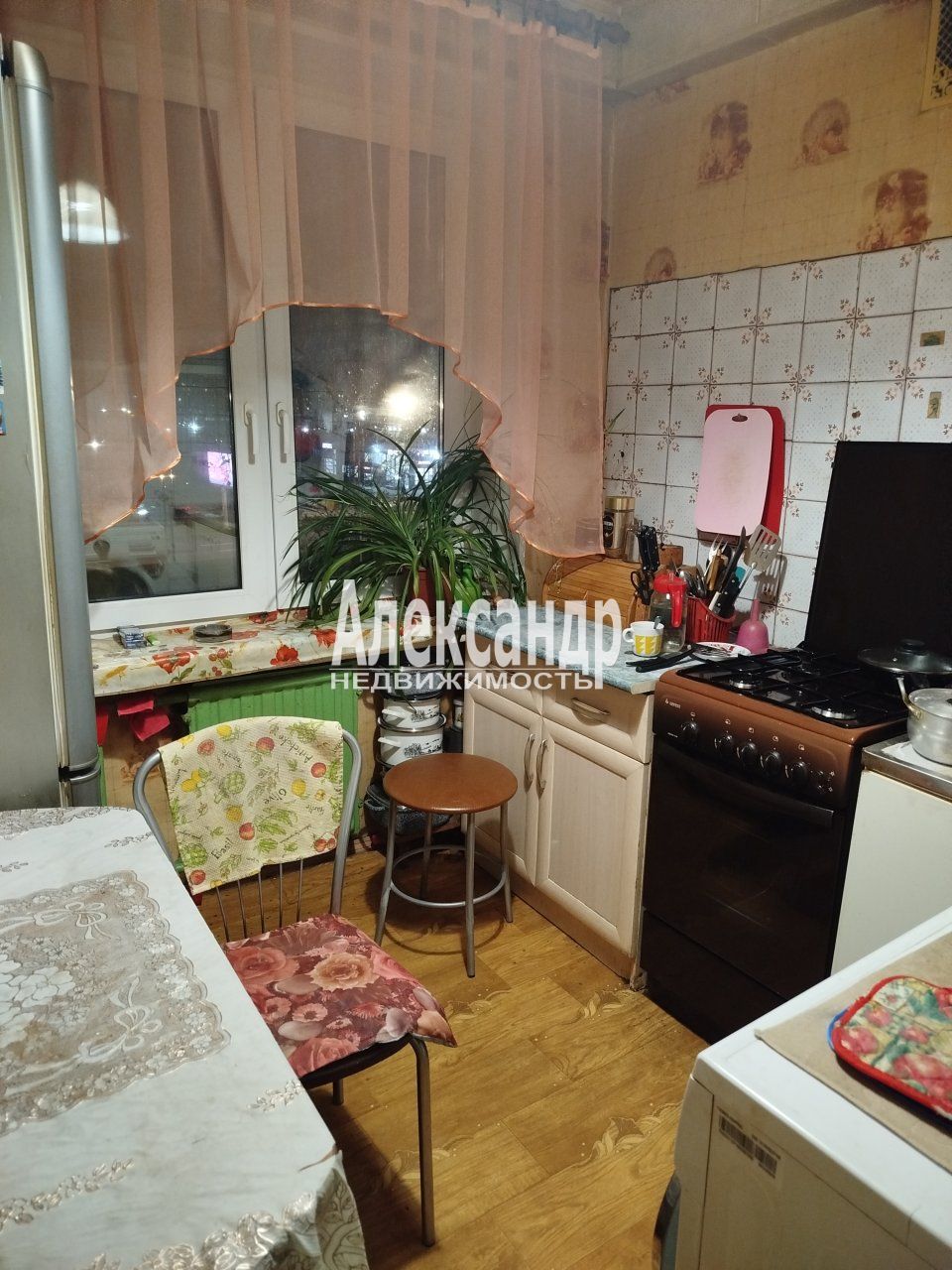 3-комнатная квартира (57м2) на продажу по адресу Санкт-Петербург, Витебский проспект, 65— фото 3 из 17