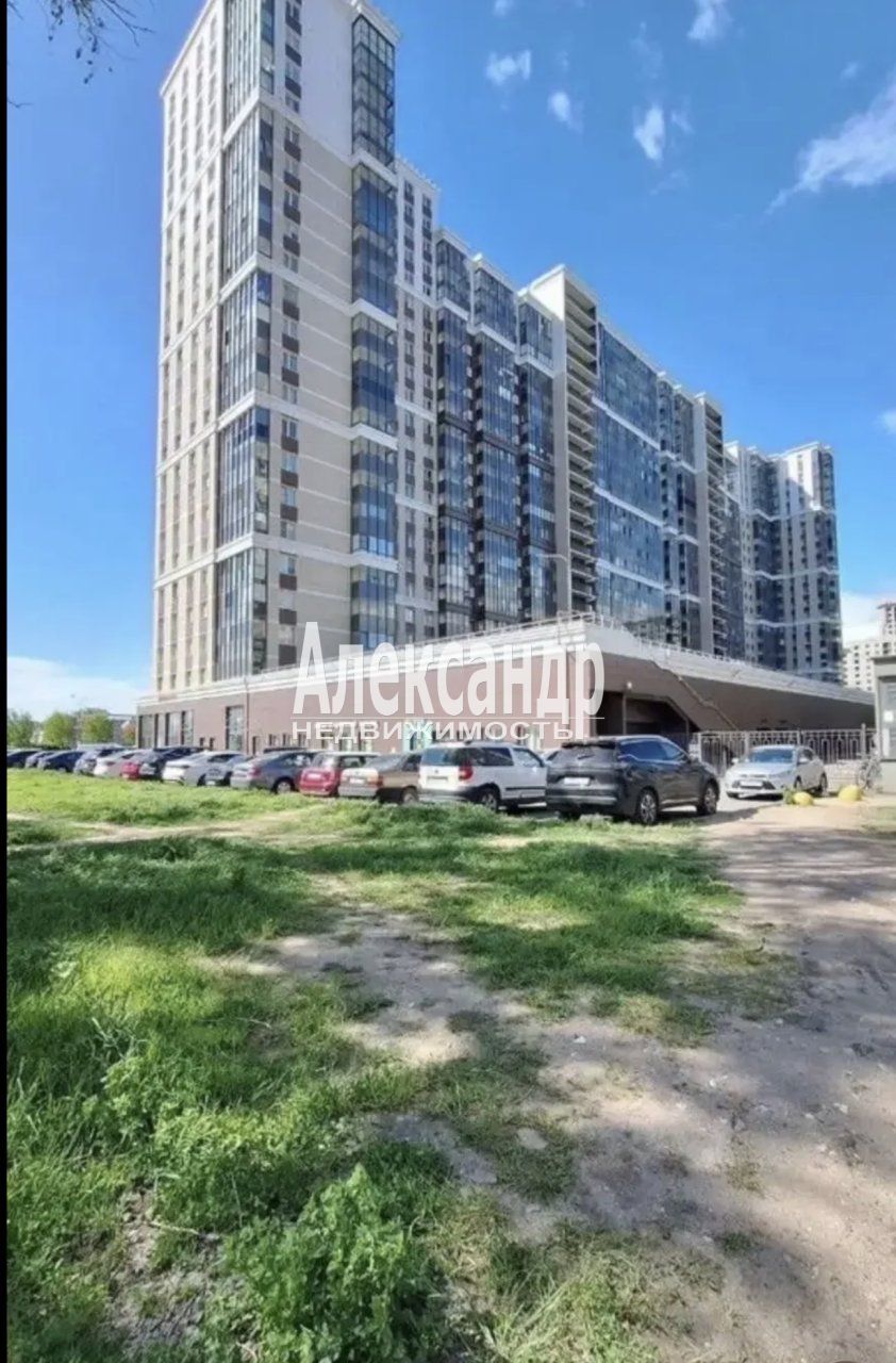 1-комнатная квартира (32м2) на продажу по адресу Санкт-Петербург, Октябрьская набережная, 44, подъезд 1— фото 1 из 16