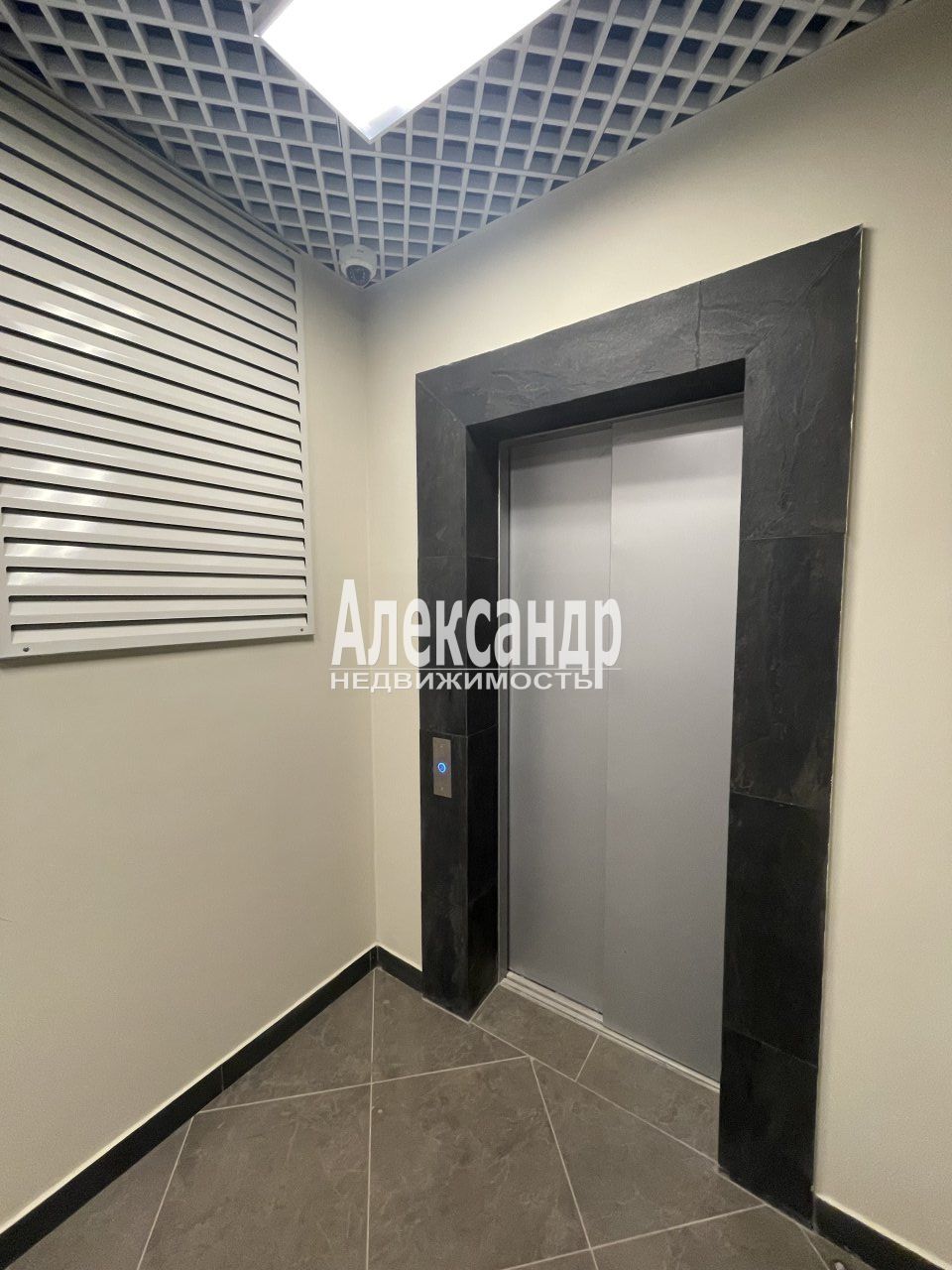1-комнатная квартира (36м2) в аренду по адресу Санкт-Петербург, улица Дыбенко, 3, подъезд 4— фото 20 из 22