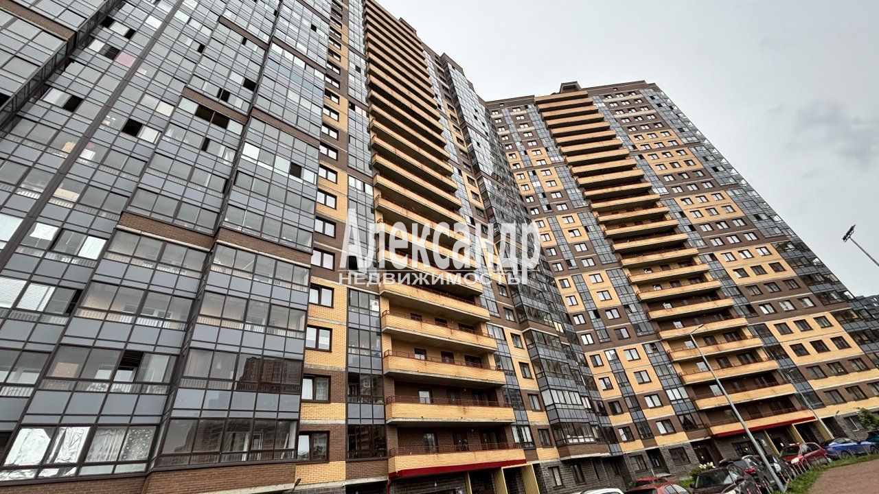 1-комнатная квартира (32м2) на продажу по адресу Санкт-Петербург, Русановская улица, 18к8— фото 1 из 10