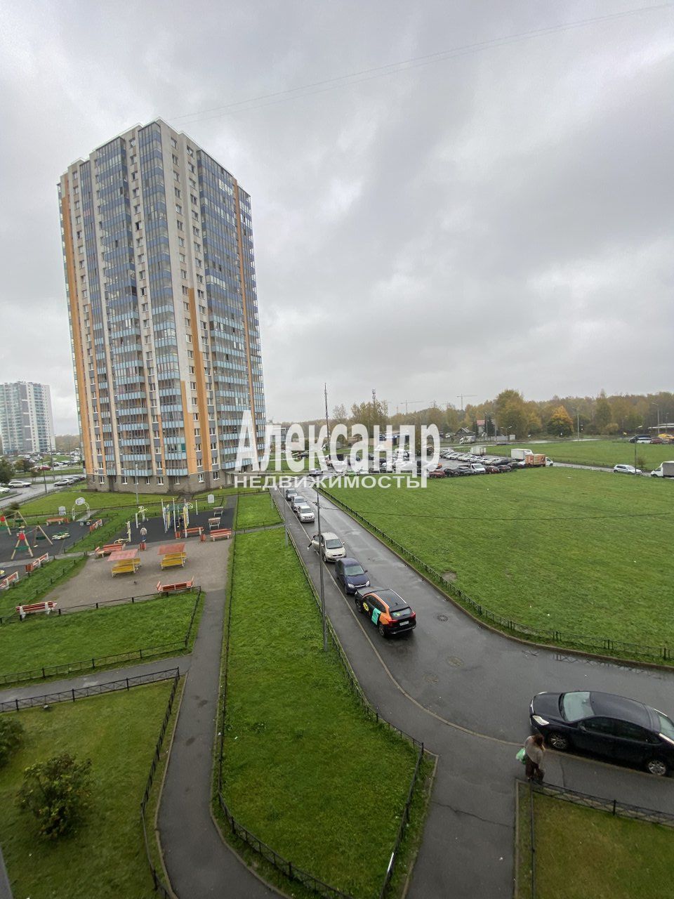 1-комнатная квартира (38м2) в аренду по адресу Санкт-Петербург, улица Корнея Чуковского, 7к1, подъезд 1— фото 4 из 13