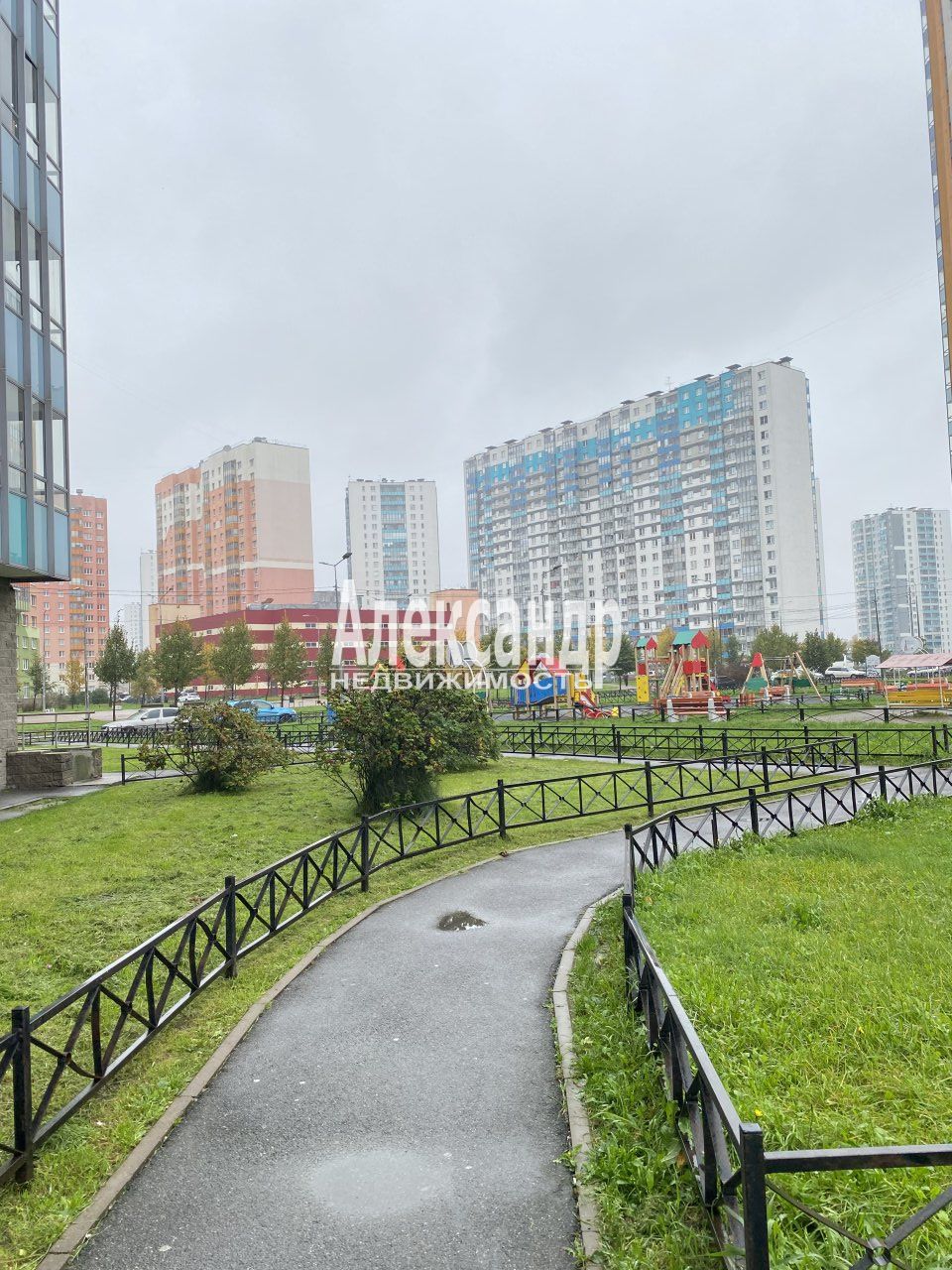 1-комнатная квартира (38м2) в аренду по адресу Санкт-Петербург, улица Корнея Чуковского, 7к1, подъезд 1— фото 12 из 13